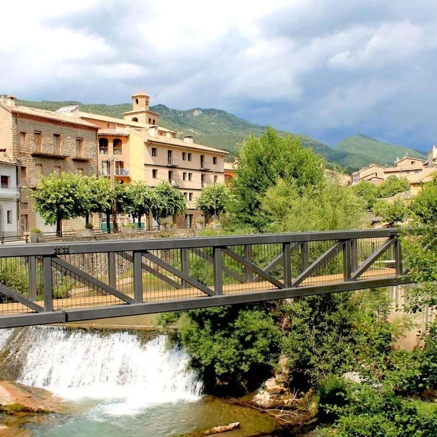 Hostal Fonda Cerdanya La Pobla de Lillet Exterior photo